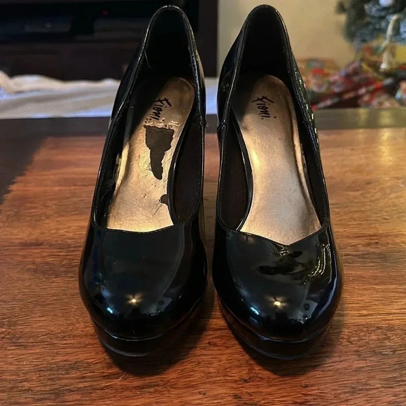 Fioni 4” heels patent look shoes - Picture 2 of 8